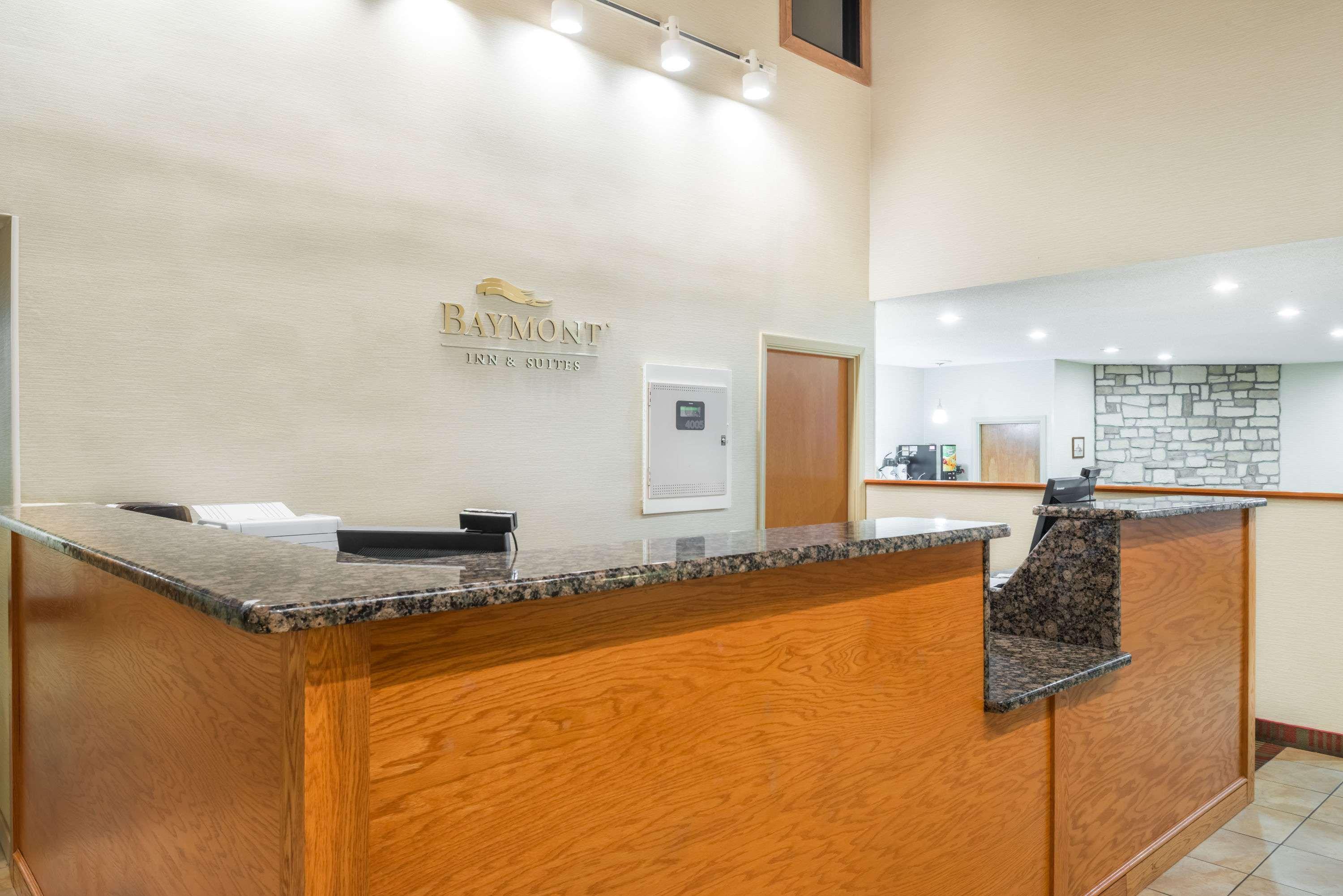 Hotel Baymont By Wyndham Metropolis Exterior foto