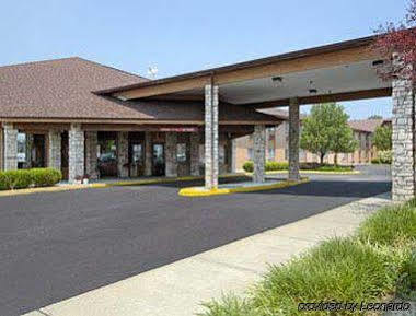 Hotel Baymont By Wyndham Metropolis Exterior foto